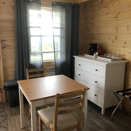 Les Chalets De La Colline Inc Baie-Sainte-Catherine Exterior photo