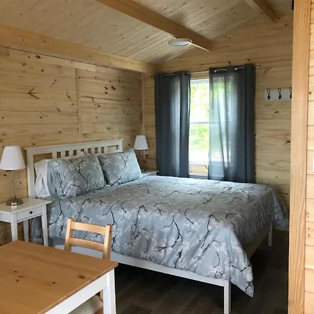 Les Chalets De La Colline Inc Baie-Sainte-Catherine Exterior photo