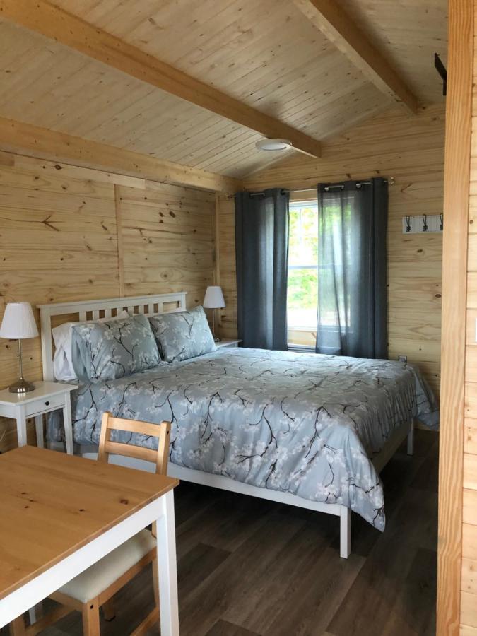 Chalet Les De La Colline Inc *